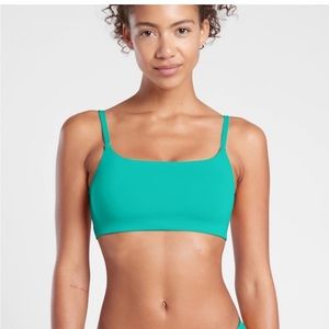 Athleta Scoop bikini top NWT